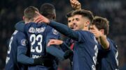 Jogadores do Paris Saint-Germain em comemoração de gol (foto: Bertrand Guay/AFP)