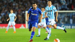 Lance do jogo entre Racing e Cruzeiro, pela fase de grupos da Copa Libertadores de 2018 - Crédito: 