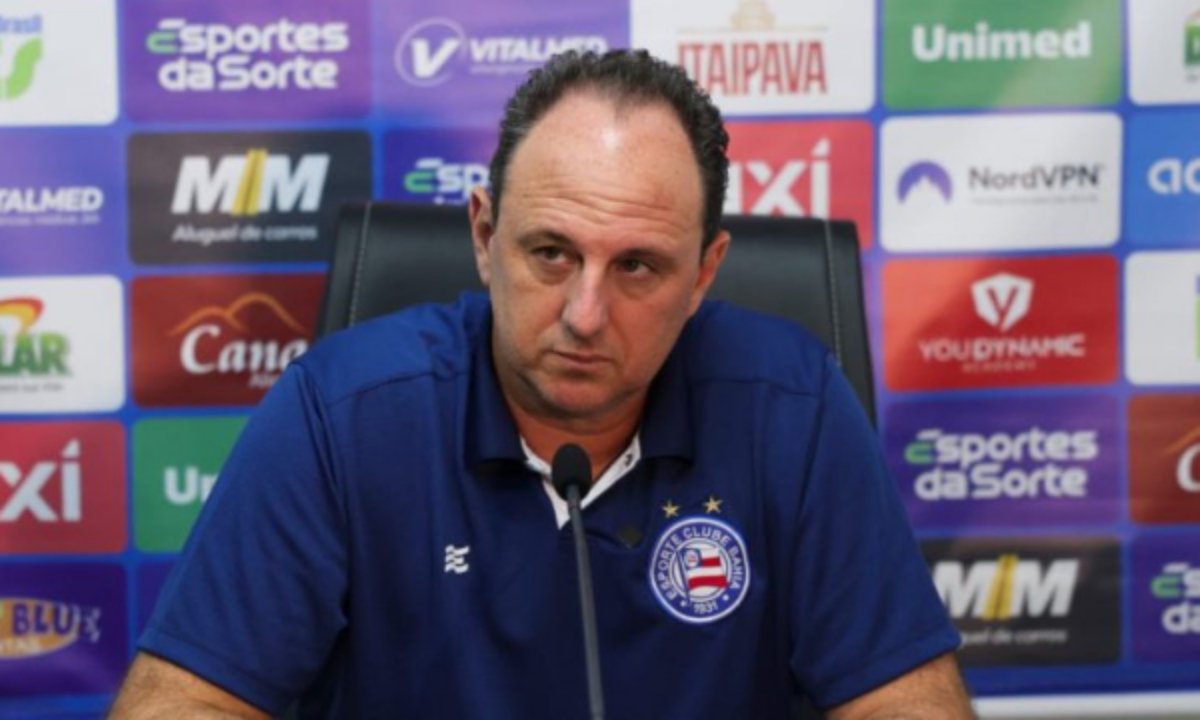 Rogério Ceni em entrevista coletiva (foto: Rafael Rodrigues/Bahia)