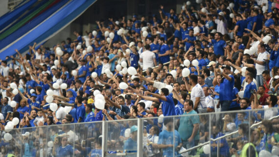 Torcida do Cruzeiro em jogo no Independência (foto: Ramon Lisboa/EM/D.A.Press)