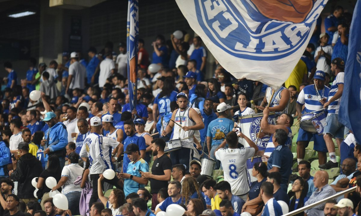 Torcida do Cruzeiro no Independência (foto: Ramon Lisboa/EM/D.A.Press)