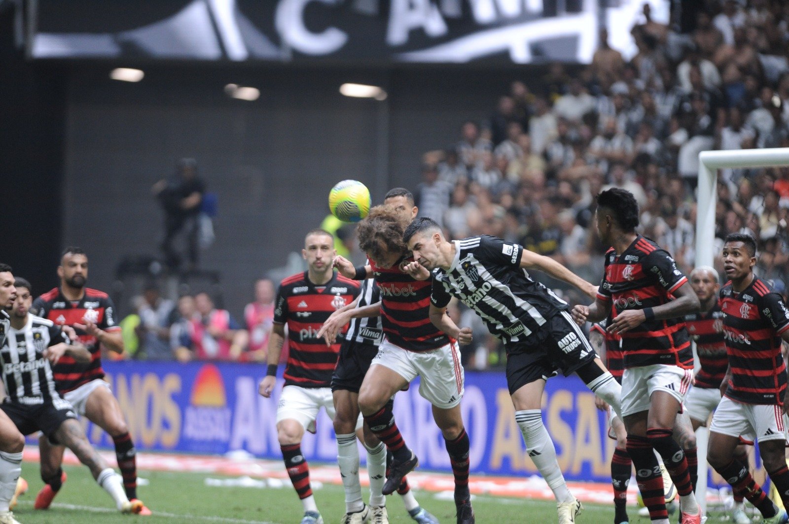Flamengo conquistou o pentacampeonato da Copa do Brasil sobre o Atlético, na Arena MRV (foto: Alexandre Guzanshe/EM/DA.Press)
