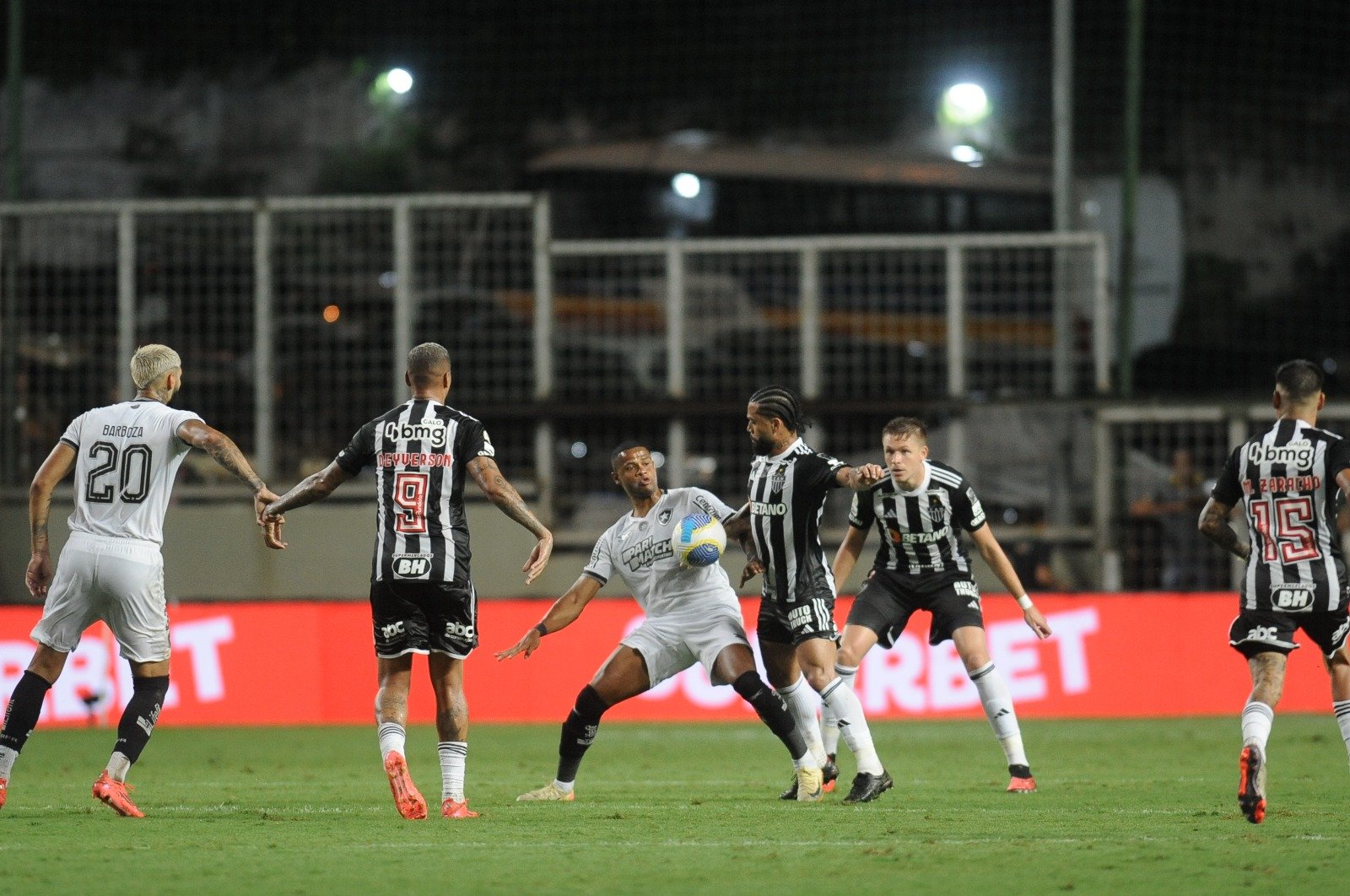 Atlético e Botafogo empataram por 0 a 0 (foto: Alexandre Guzanshe/EM D.A Press)