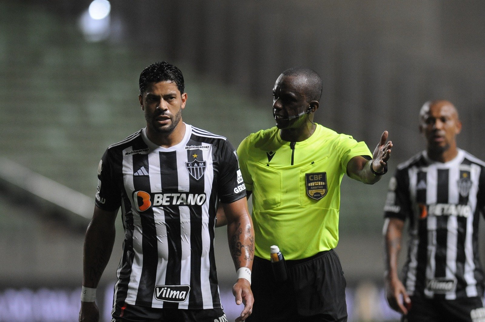 Hulk durante partida entre Atlético e Botafogo pelo Campeonato Brasileiro (foto: Alexandre Guzanshe/EM/DA.Press)