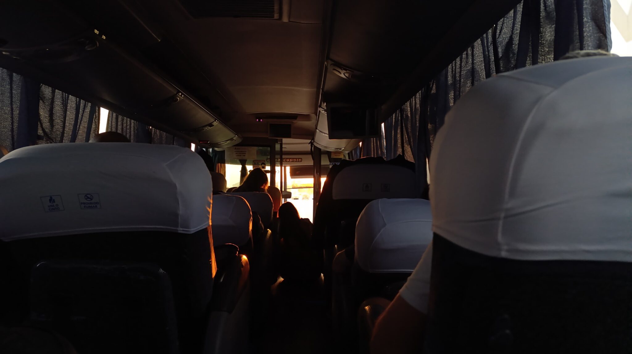 Ônibus de torcedores rumo a Buenos Aires - (foto: Alexandre Guzanshe/EM/D.A Press)