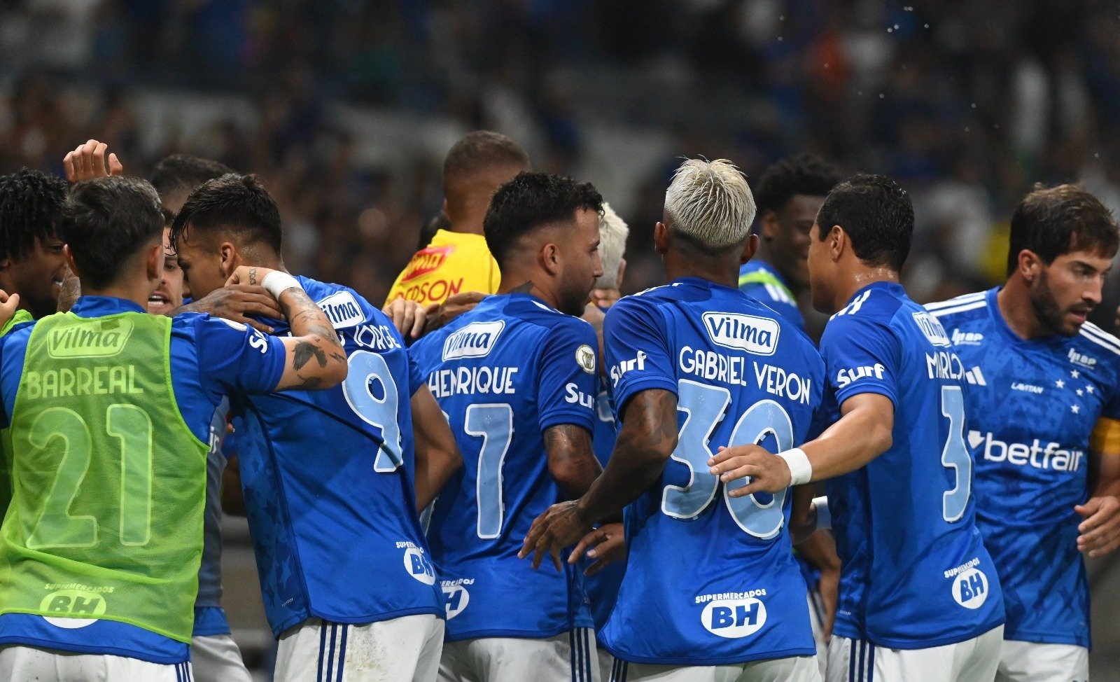Jogadores do Cruzeiro comemorando gol (foto: Leandro Couri/EM/D.A Press)