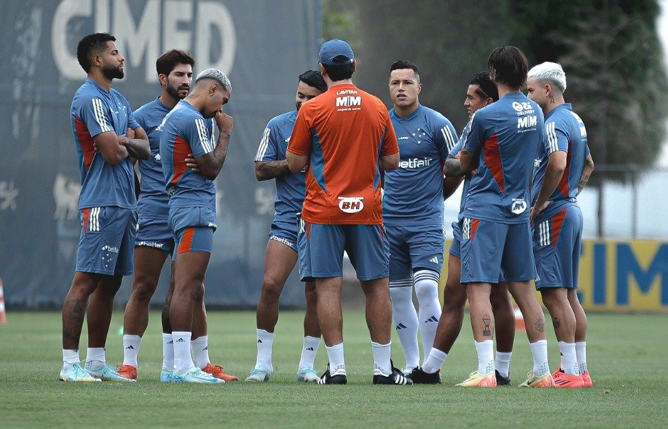 Jogadores do Cruzeiro em treino (foto: Gustavo Martins/Cruzeiro)