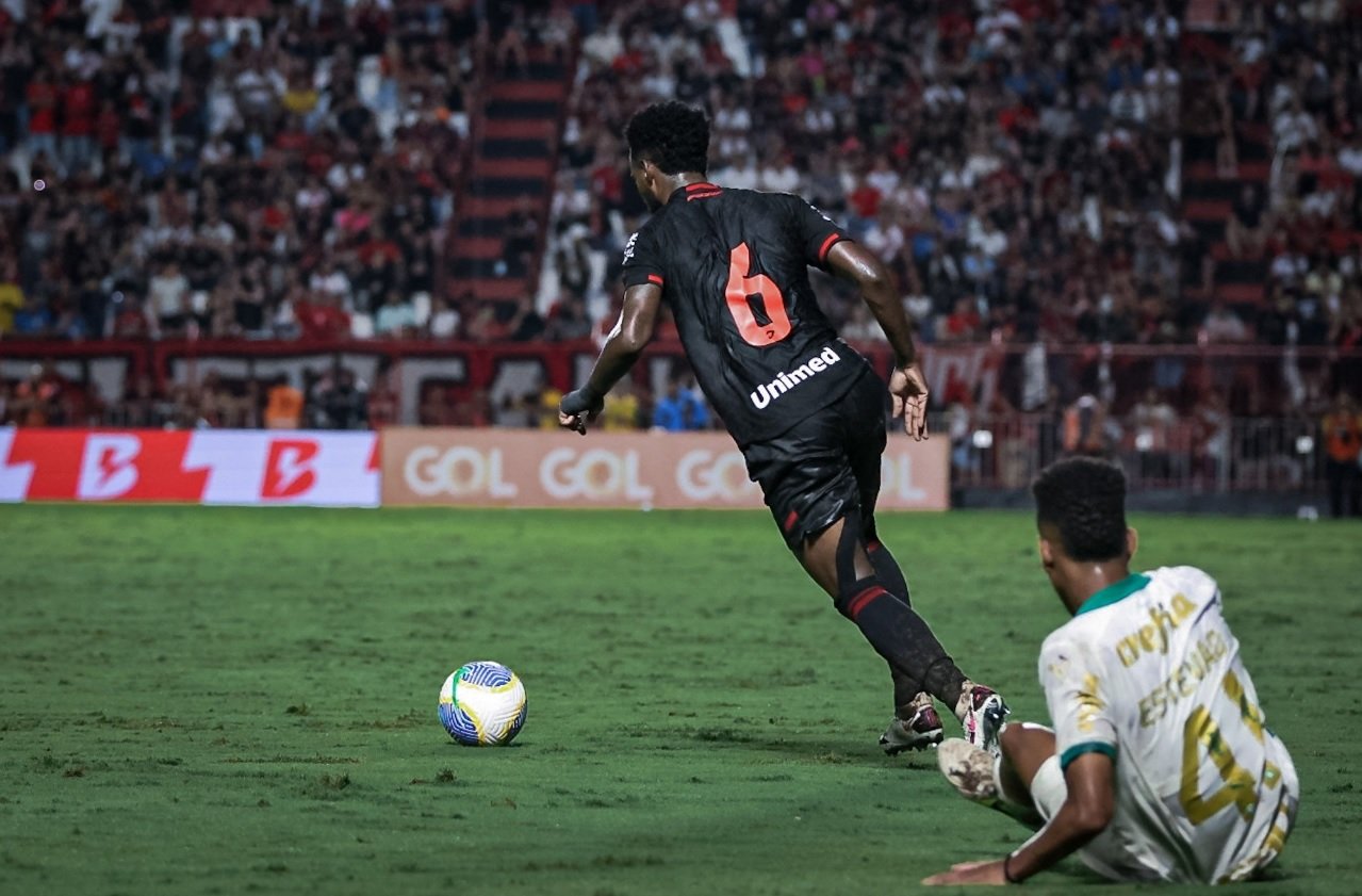 Lance do jogo entre Atlético-GO e Palmeiras (foto: Ingryd Oliveira/Atlético-GO)