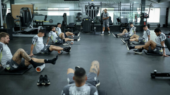 Jogadores do Atlético na academia (foto: Pedro Souza/Atlético)