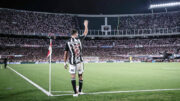 Gustavo Scarpa em ação pelo Atlético diante do River Plate no Monumental de Núñez, em Buenos Aires (foto: Pedro Souza/Atlético)