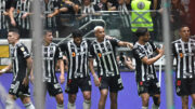 Jogadores do Atlético comemoram gol na Arena MRV (foto: Alexandre Guzanshe/EM/D.A Press)