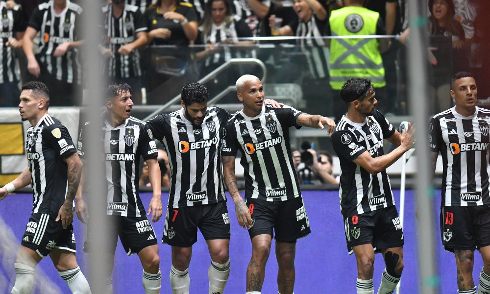 Jogadores do Atlético comemoram gol na Arena MRV (foto: Alexandre Guzanshe/EM/D.A Press)