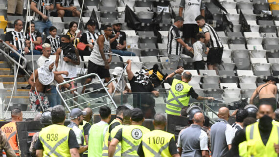 Confusão na Arena MRV após a final da Copa do Brasil, entre Atlético e Flamengo (foto: Leandro Couri/EM/D.A Press)