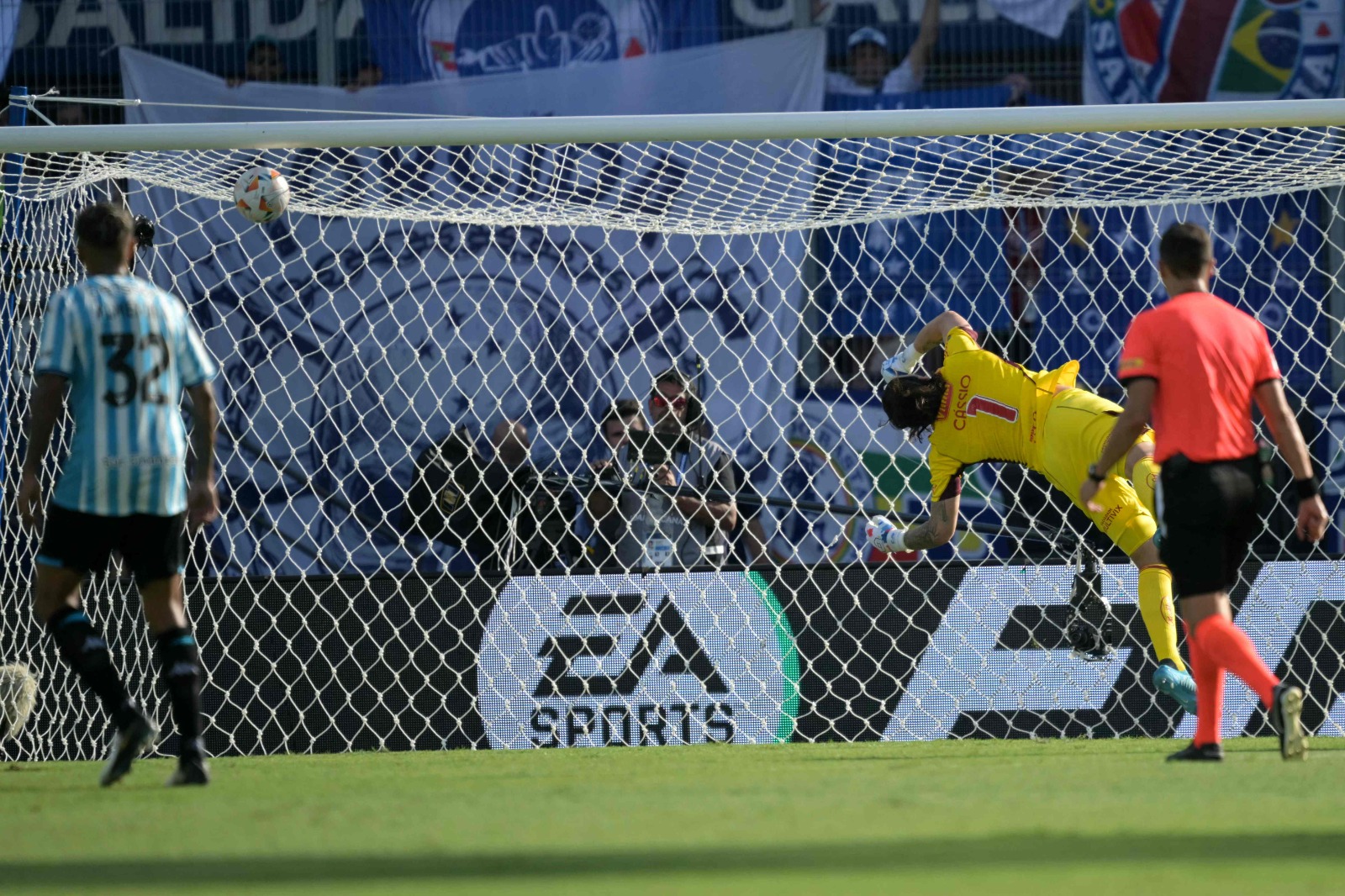 Déjà vu? Cássio sofre no Cruzeiro gol idêntico a um que levou no Corinthians < No Ataque - 