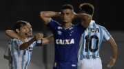 Jogadores de Cruzeiro e Racing em 2018, pela Copa Libertadores - Egídio, Lautaro Martinez (foto: Juan Mabromata/AFP)