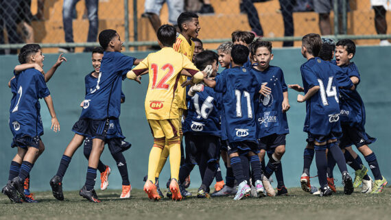 Time sub-10 do Cruzeiro (foto: Tiago Trindade e Cris Mattos/Onefoto)