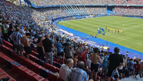 Estádio Nueva Olla antes da partida entre Racing e Cruzeiro, pela final da Sul-Americana (foto: João Victor Pena/EM/D.A Press)