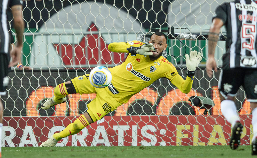 Everson defendeu pênalti de David Luiz em novo duelo entre Flamengo e Atlético - (foto: Pedro Souza/Atlético)