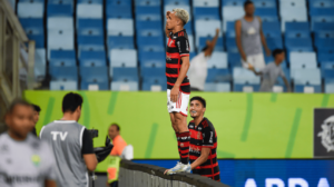 Matheus Gonçalves, do Flamengo, comemorando gol sobre o Cuiabá, pelo Brasileiro (foto: Marcelo Cortes/CRF

)