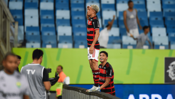 Matheus Gonçalves, do Flamengo, comemorando gol sobre o Cuiabá, pelo Brasileiro (foto: Marcelo Cortes/CRF

)