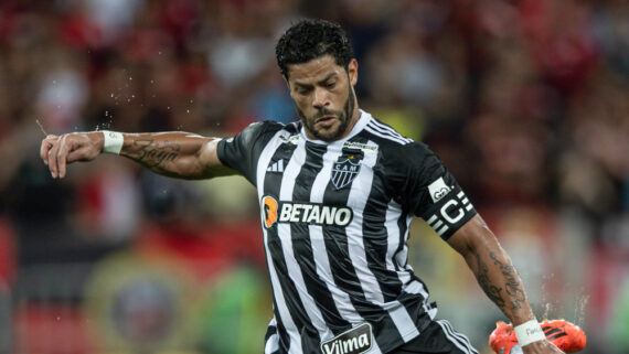 Hulk, atacante do Atlético, em duelo contra o Flamengo pelo Brasileiro (foto: Pedro Souza/Atlético)