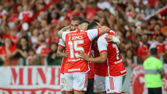 Jogadores do Internacional comemorando gol sobre Fluminense, pelo Campeonato Brasileiro (foto: Ricardo Duarte/Internacional)