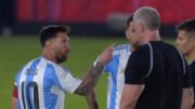 Messi reclama com Daronco (foto: Reprodução/SporTV)