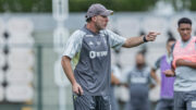 Milito durante treinamento do Atlético na Cidade do Galo (22/11) (foto: Pedro Souza/Atlético)