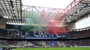 Torcida da Inter de Milão no Giuseppe Meazza (foto: Piero CRUCIATTI / AFP)