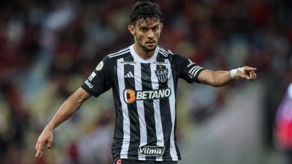 Gustavo Scarpa em ação pelo Atlético diante do Flamengo no Campeonato Brasileiro (foto: Pedro Souza/Atlético)