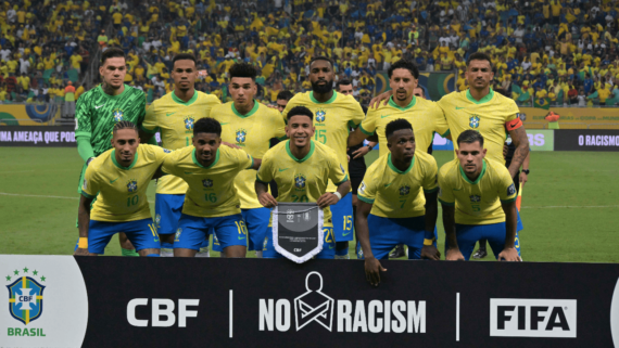 Jogadores da Seleção Brasileira para duelo com Uruguai, pelas Eliminatórias (foto: Nelson Almeida/AFP)