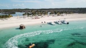 Textor é dono de uma mansão em Grand Cay, uma das ilhas paradisíacas de Bahamas - Crédito: 