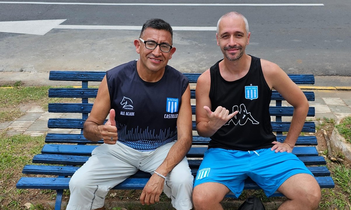 Torcedores do Racing em Assunção (foto: João Victor Pena/No Ataque)