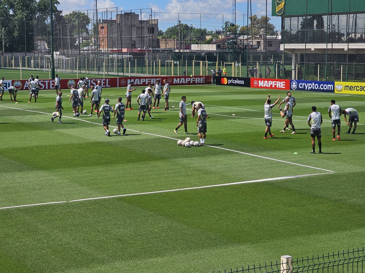 Jogadores do Atlético no CT do Defensa Y Justiça - (foto: Samuel Resende/No Ataque)