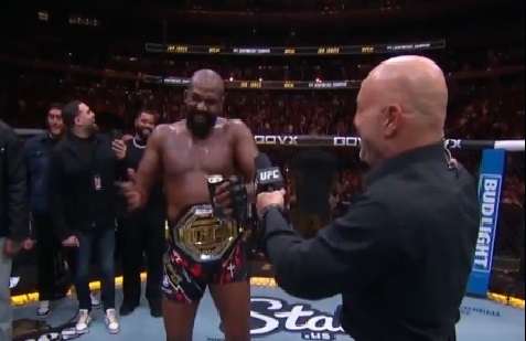 Jon Jones dança após vitória no UFC 309 - (foto: Reprodução)