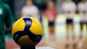 Bola de vôlei da Superliga Feminina (foto: Eliezer Esportes/Praia Clube)