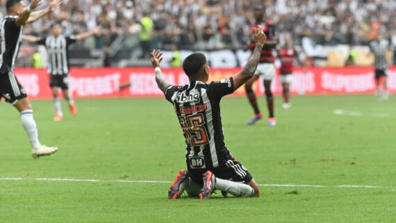 Zaracho se lamenta durante duelo entre Atlético e Flamengo (foto: Leandro Couri/EM/DA.Press)