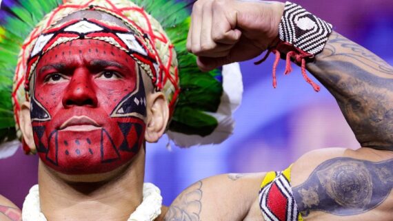 Alex Poatan Pereira (foto: Carmen Mandato / GETTY IMAGES NORTH AMERICA / Getty Images via AFP)