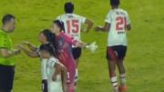 Momento em que confusão generalizada resultou em episódio de racismo (foto: SporTV/Reprodução)