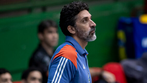 Filipe Ferraz, técnico do time de vôlei do Cruzeiro (foto: Agência i7 / Cruzeiro)