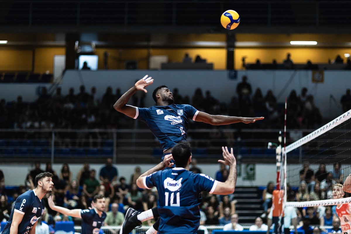 Lance do jogo de vôlei entre Minas e Bauru, pela 11ª rodada da Superliga Masculina (foto: Hedgard Moraes/ MTC)