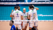 Jogadores do Cruzeiro em duelo com Neurologia Ativa pela Superliga Feminina de Vôlei (foto: Agência i7/Cruzeiro)