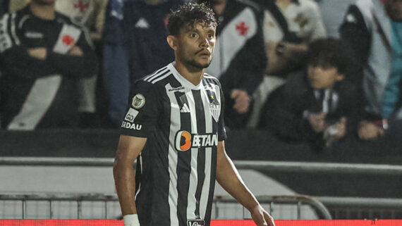 Gustavo Scarpa em Vasco x Atlético (foto:  Pedro Souza / Atlético)