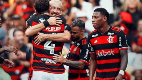 Jogadores do Flamengo comemoram gol contra Internacional (foto: Divulgação/Flamengo)