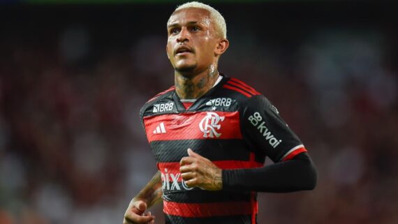 Wesley, lateral do Flamengo (foto: Marcelo Cortes / CRF)