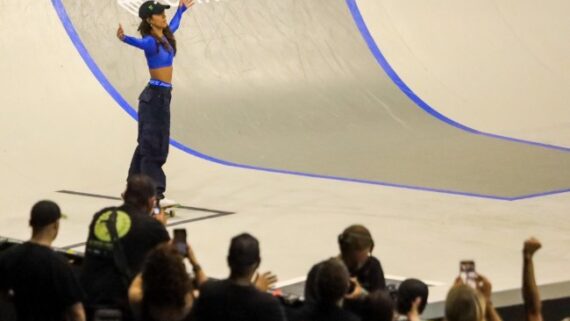 Rayssa Leal fatura o tricampeonato da SLS (foto: Time Brasil )