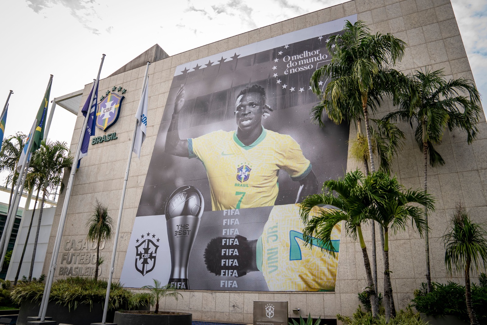 Homenagem a Vinicius Júnior na sede da CBF, no Rio de Janeiro - (foto: Joilson Marcone/CBF)