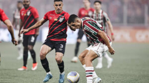 ATHLETICO PARANAENSE - Time irregular que fez um gol no primeiro ataque e limitou-se a defender, com alguns lampejos. O goleiro Mycael, que até pênalti pegou, foi o melhor. NOTA 5,0. Foto: Luças Merçon/Fluminense - Crédito: 