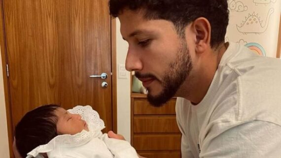 Yuri Lima em momento com Nala, sua filha com Iza (foto: Instagram/Reprodução)