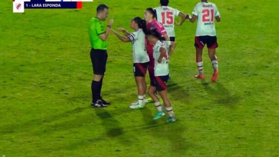 Ato racista de jogadora do River Plate e posterior confusão generalizada ocorreu em embate com o Grêmio na Brasil Ladies Cup (foto: Guilherme Veiga / Brasil Ladies Cup)